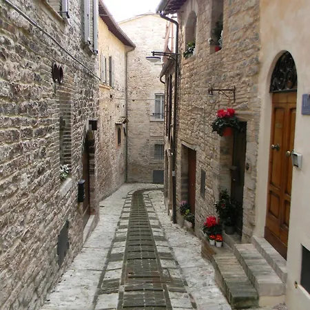 Primo Nyaraló Spello